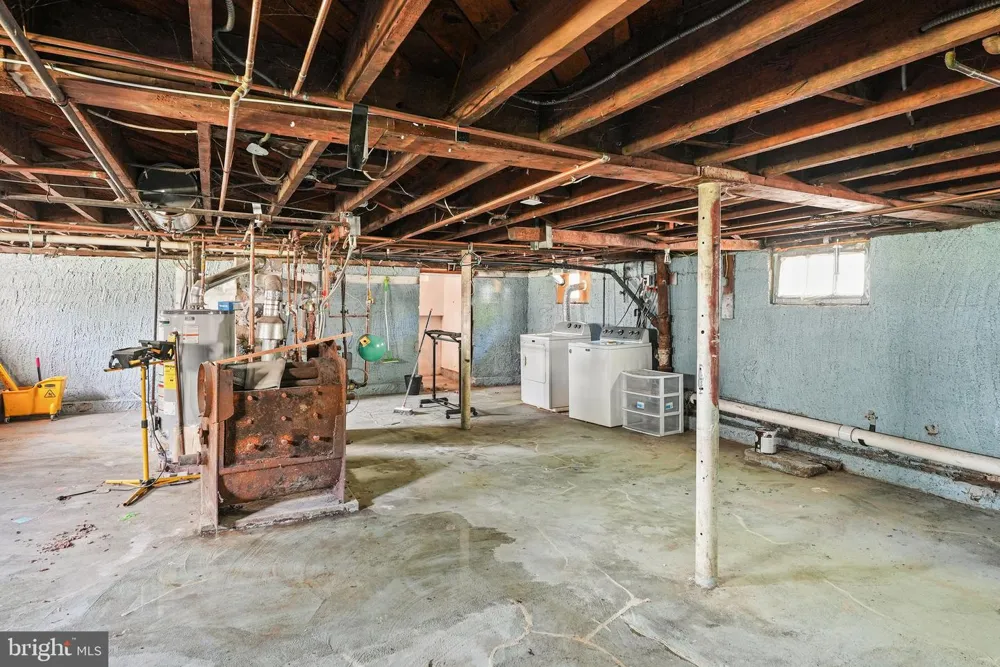 11 MAIN BLVD Ewing, NJ 08618