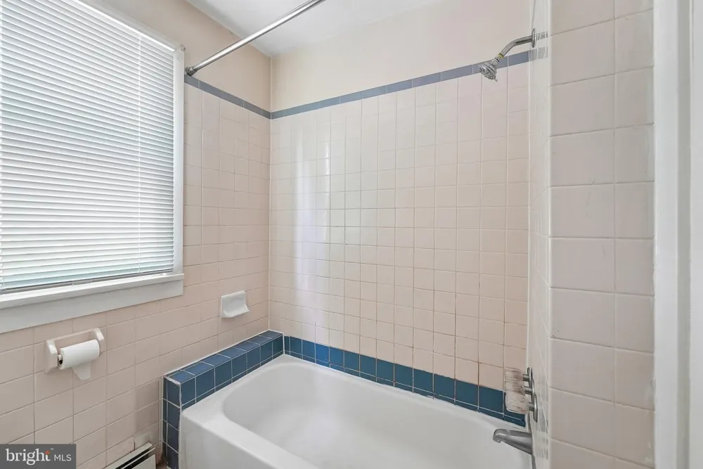 11 MAIN BLVD Ewing, NJ 08618