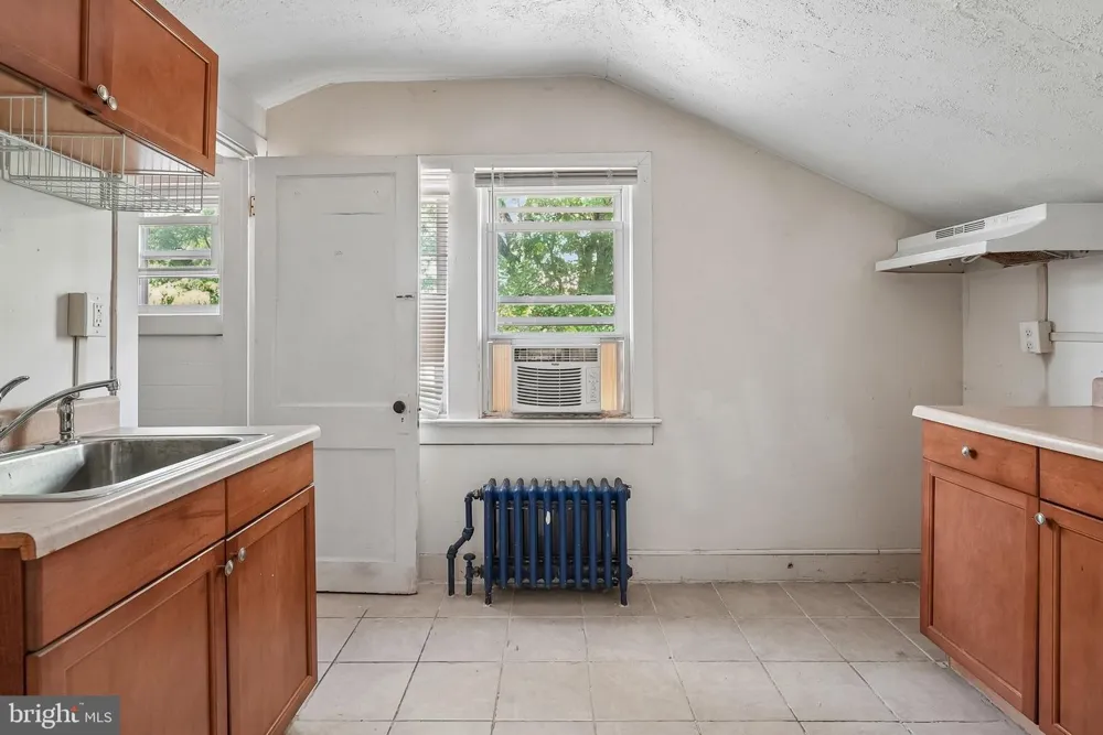 11 MAIN BLVD Ewing, NJ 08618