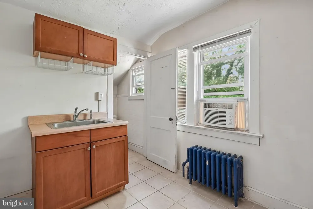 11 MAIN BLVD Ewing, NJ 08618
