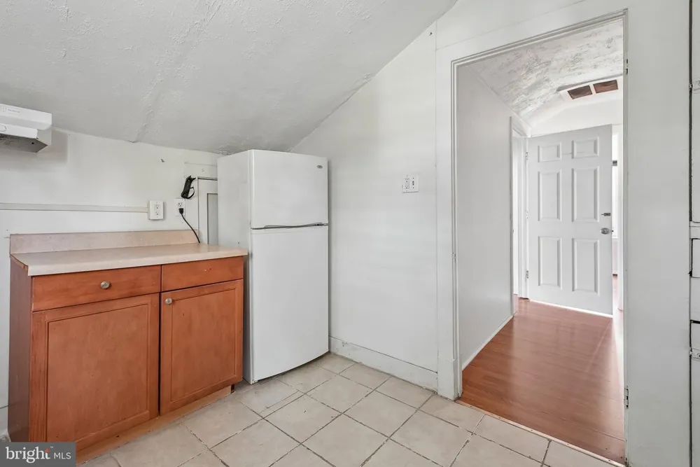 11 MAIN BLVD Ewing, NJ 08618