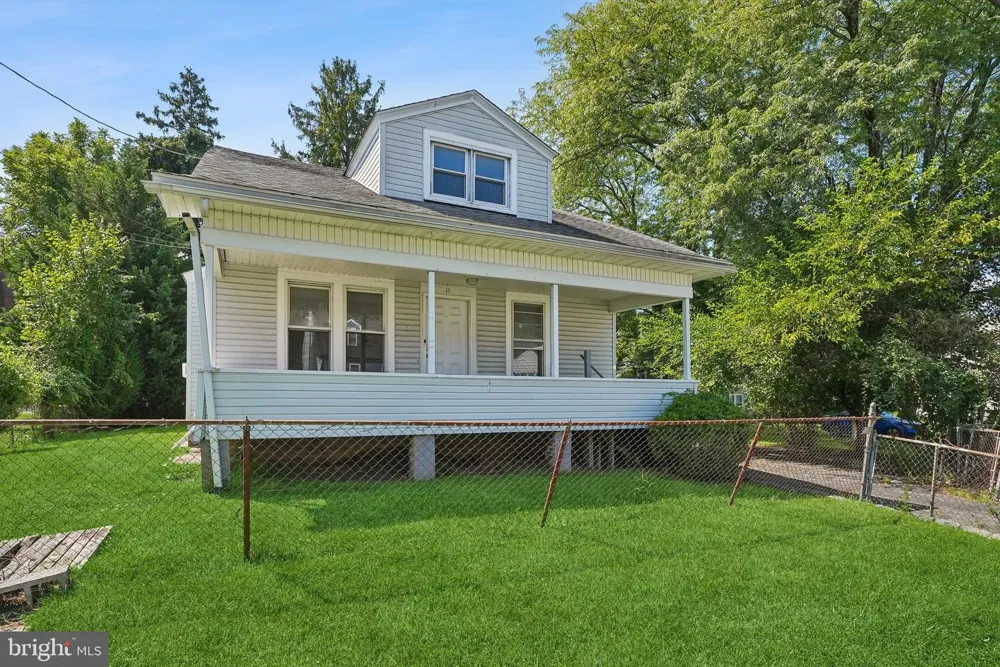 11 MAIN BLVD Ewing, NJ 08618