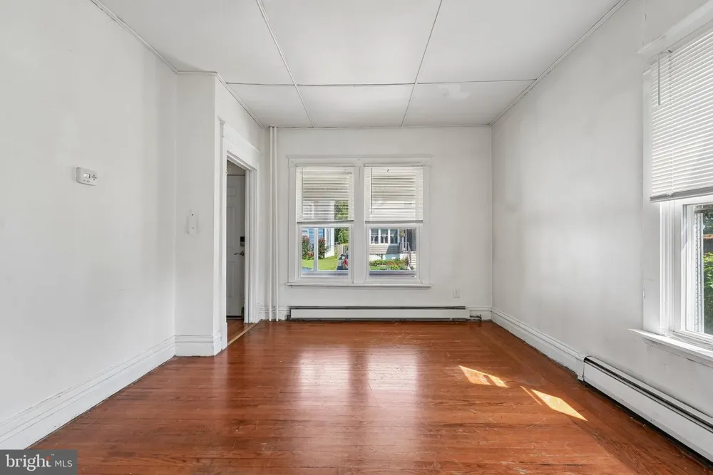 11 MAIN BLVD Ewing, NJ 08618