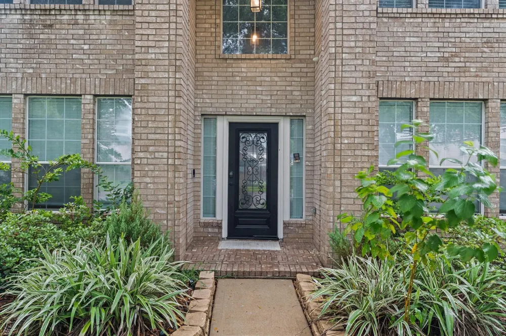 10201 Forest Spring Lane Pearland, TX 77584