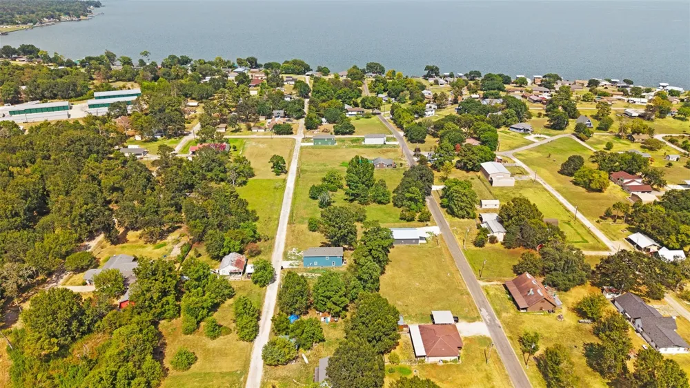 131 High Crest Drive Point Blank, TX 77364