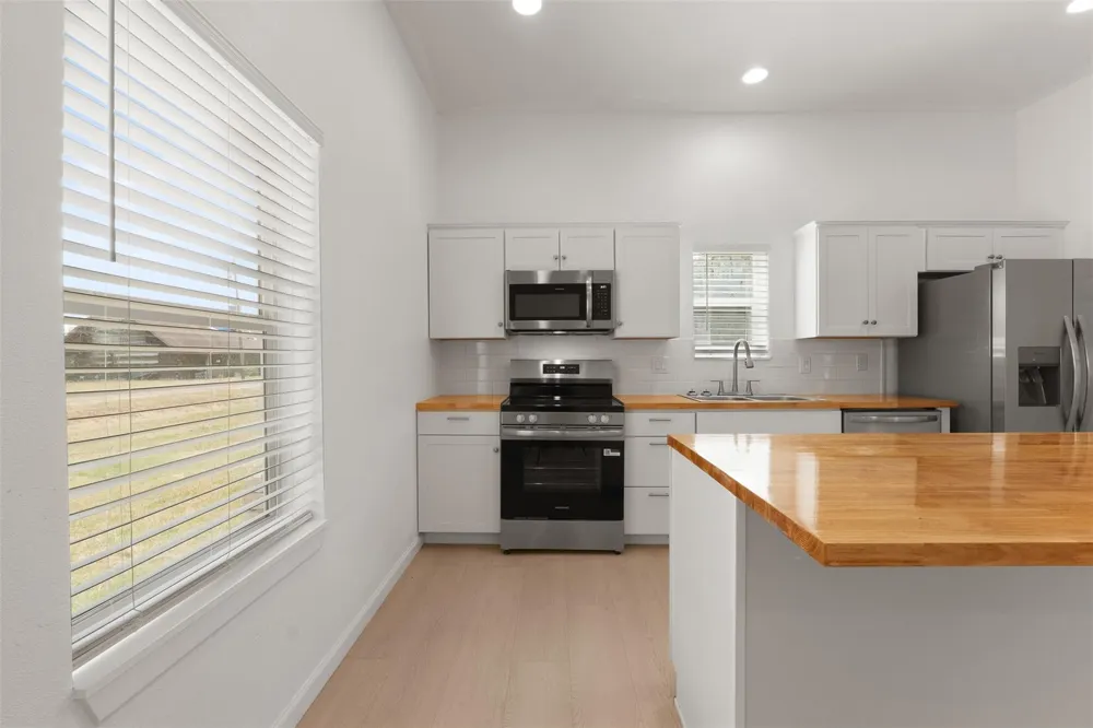 131 High Crest Drive Point Blank, TX 77364