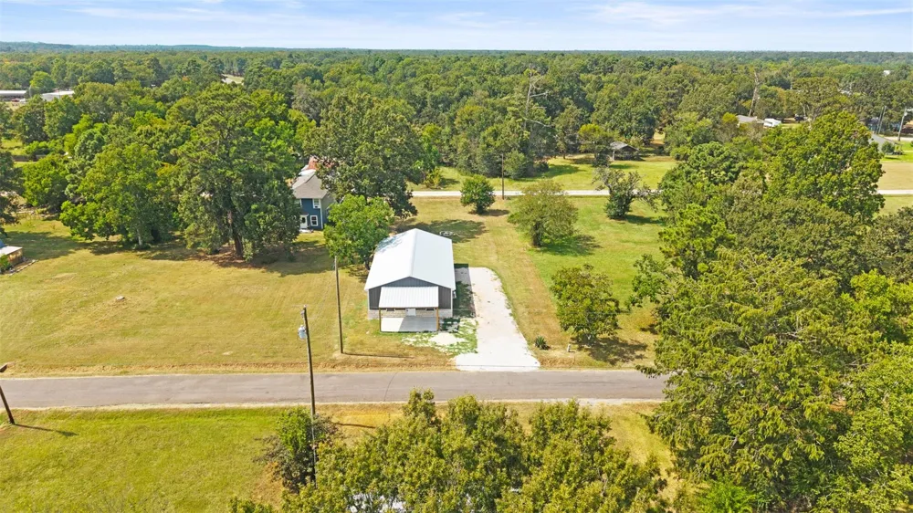 131 High Crest Drive Point Blank, TX 77364