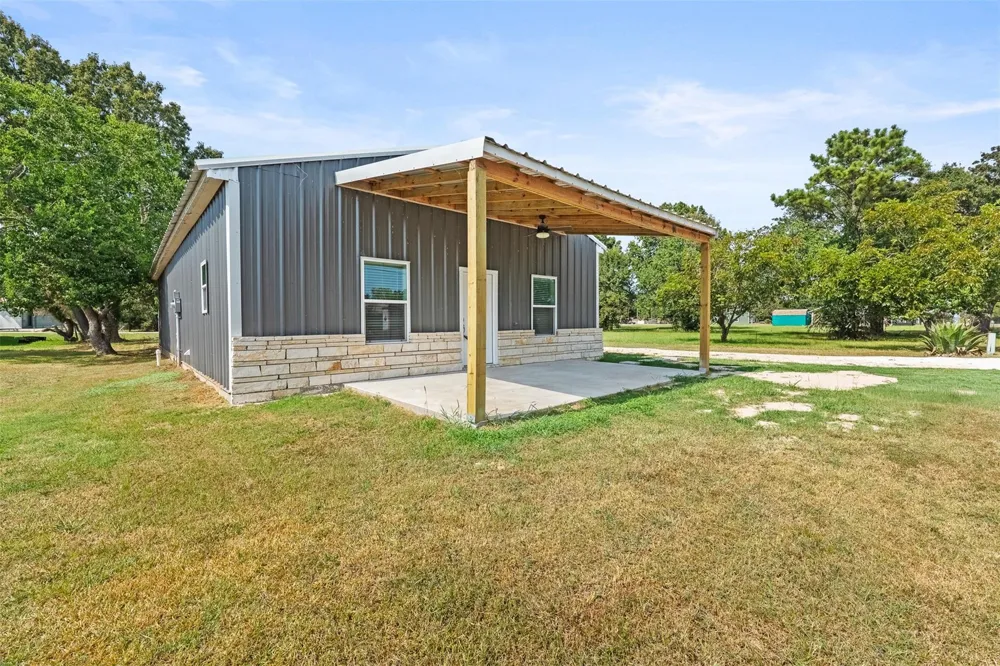 131 High Crest Drive Point Blank, TX 77364