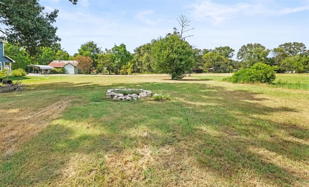 131 High Crest Drive Point Blank, TX 77364