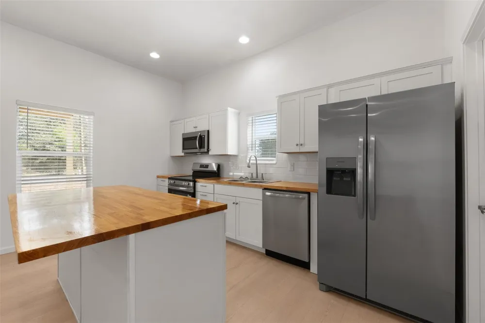131 High Crest Drive Point Blank, TX 77364