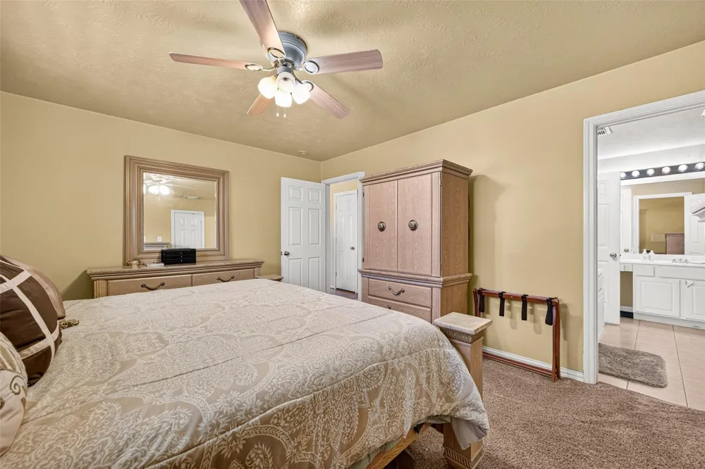 1302 E April Rain Court Missouri City, TX 77489