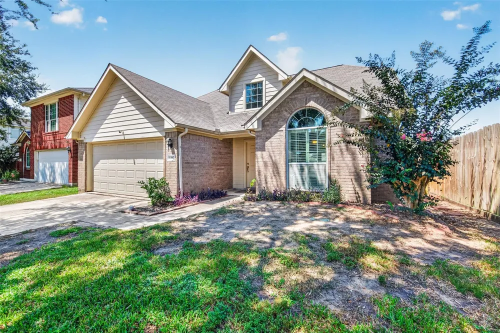 1302 E April Rain Court Missouri City, TX 77489