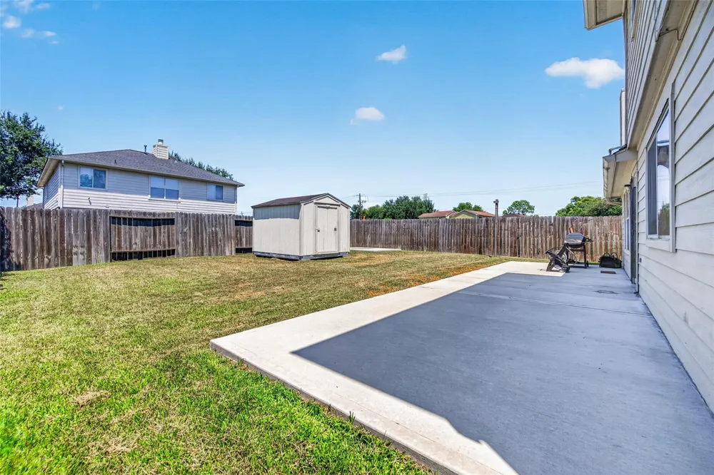 1302 E April Rain Court Missouri City, TX 77489