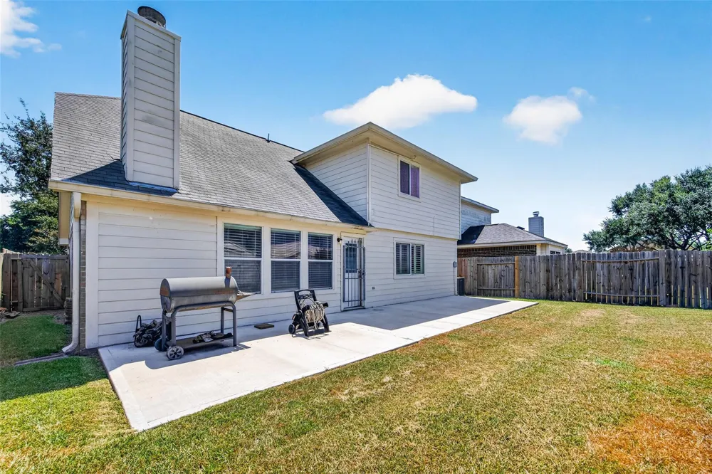1302 E April Rain Court Missouri City, TX 77489