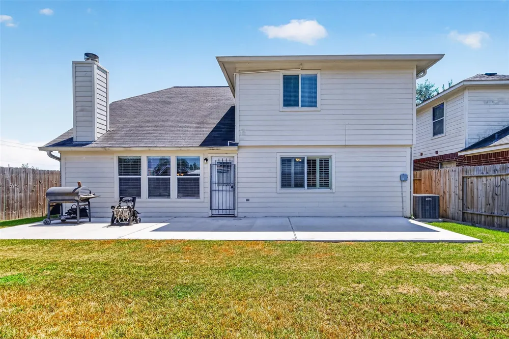 1302 E April Rain Court Missouri City, TX 77489