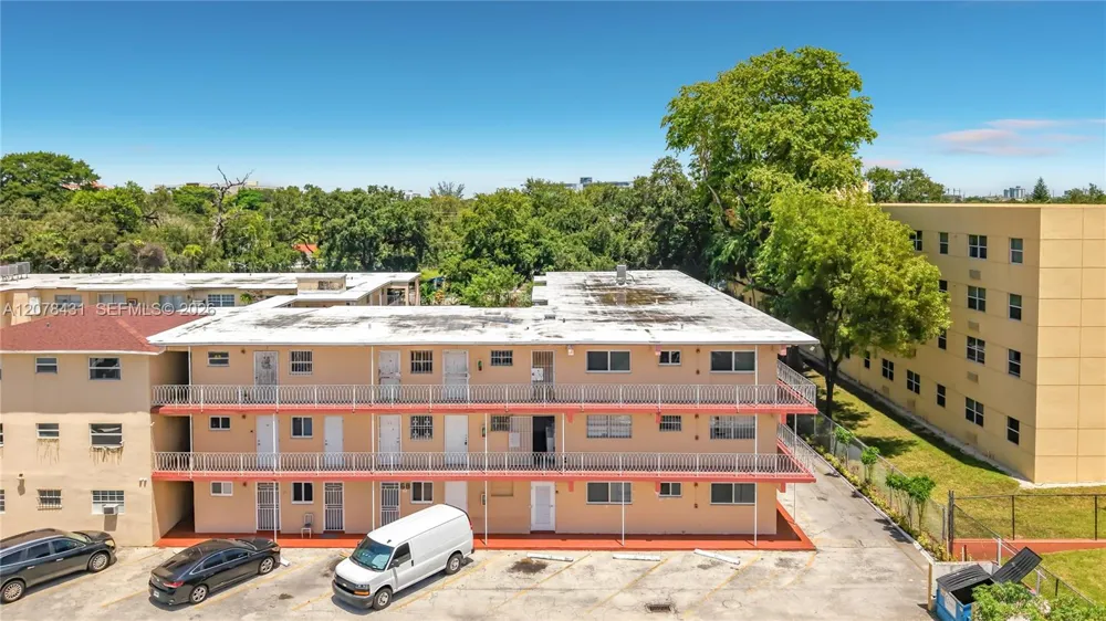2441 NW 13th St #67 Miami, FL 33125