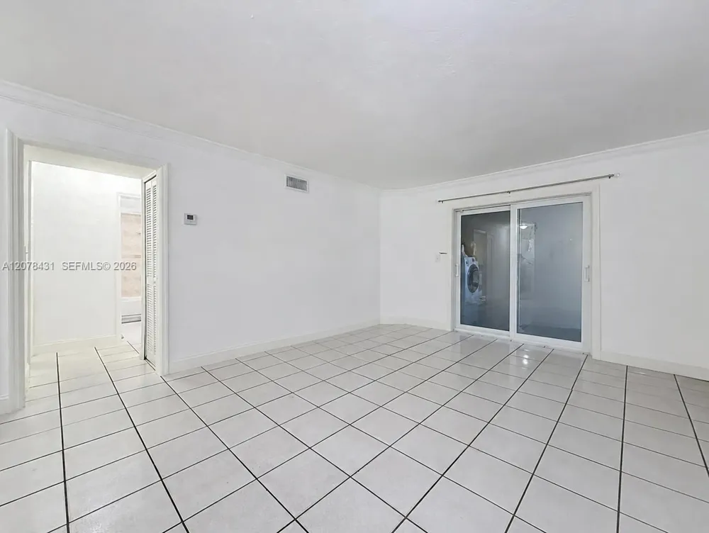 2441 NW 13th St #67 Miami, FL 33125