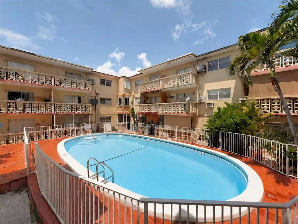 2441 NW 13th St #67 Miami, FL 33125