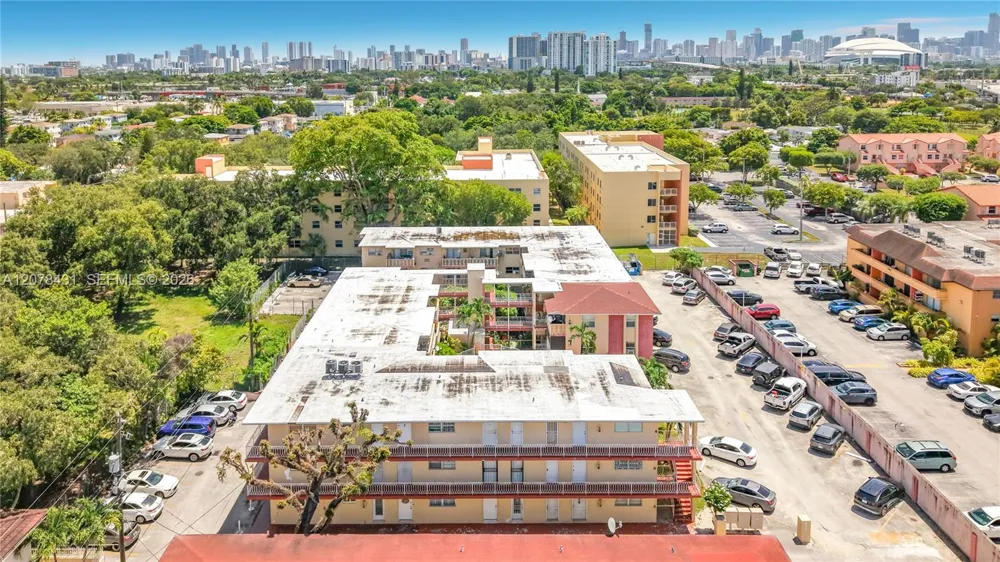 2441 NW 13th St #67 Miami, FL 33125