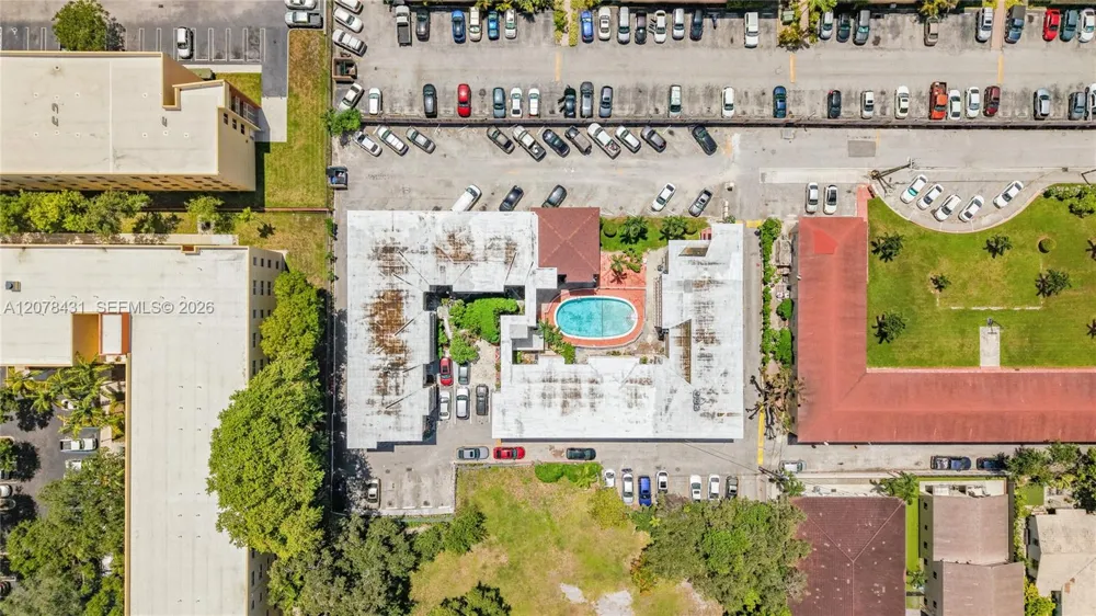 2441 NW 13th St #67 Miami, FL 33125