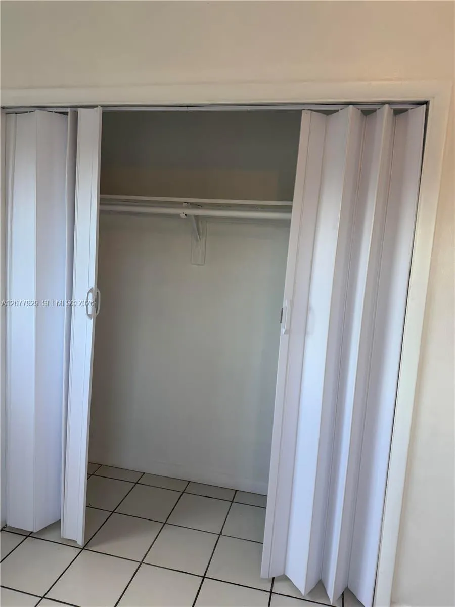 7811 Johnson St #1E Pembroke Pines, FL 33024
