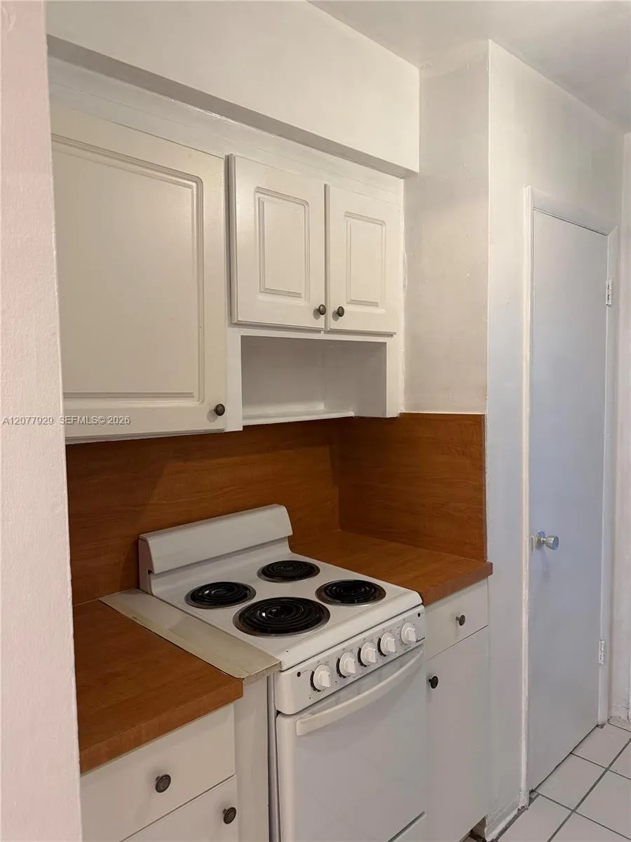 7811 Johnson St #1E Pembroke Pines, FL 33024