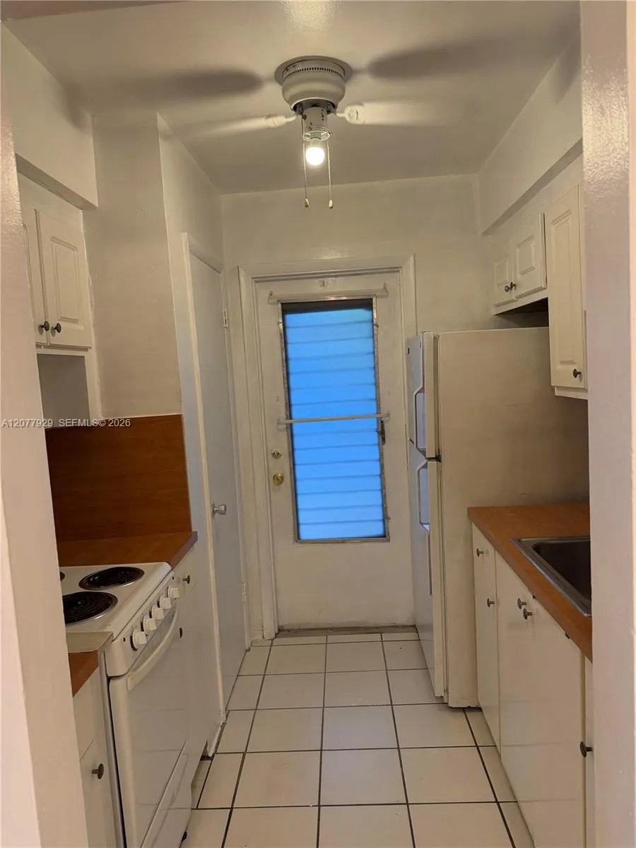 7811 Johnson St #1E Pembroke Pines, FL 33024