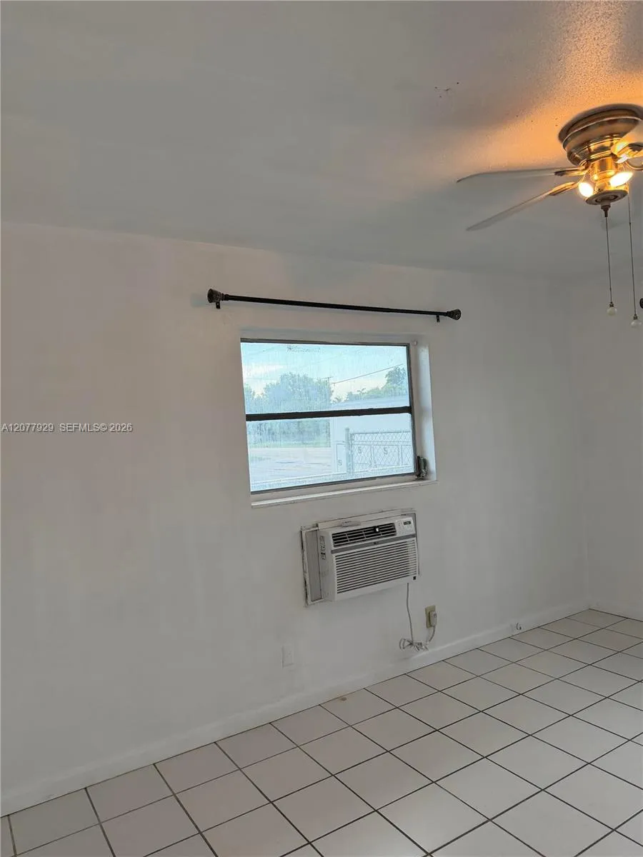 7811 Johnson St #1E Pembroke Pines, FL 33024