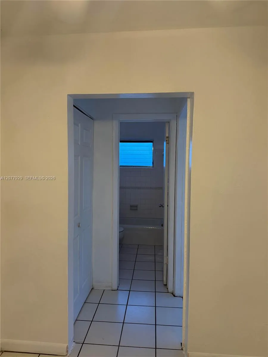 7811 Johnson St #1E Pembroke Pines, FL 33024