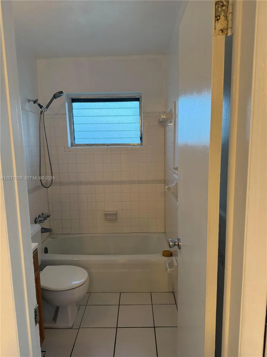 7811 Johnson St #1E Pembroke Pines, FL 33024
