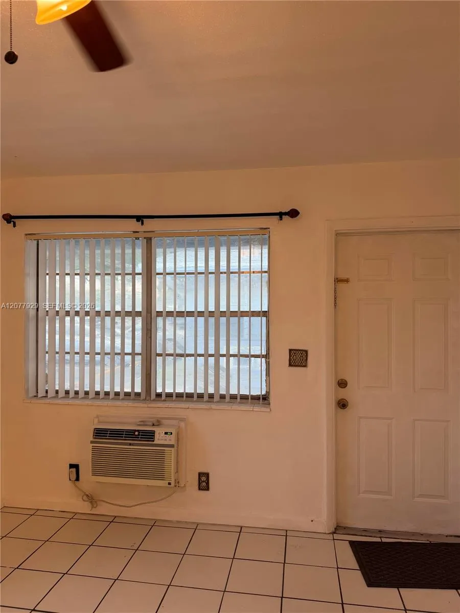7811 Johnson St #1E Pembroke Pines, FL 33024