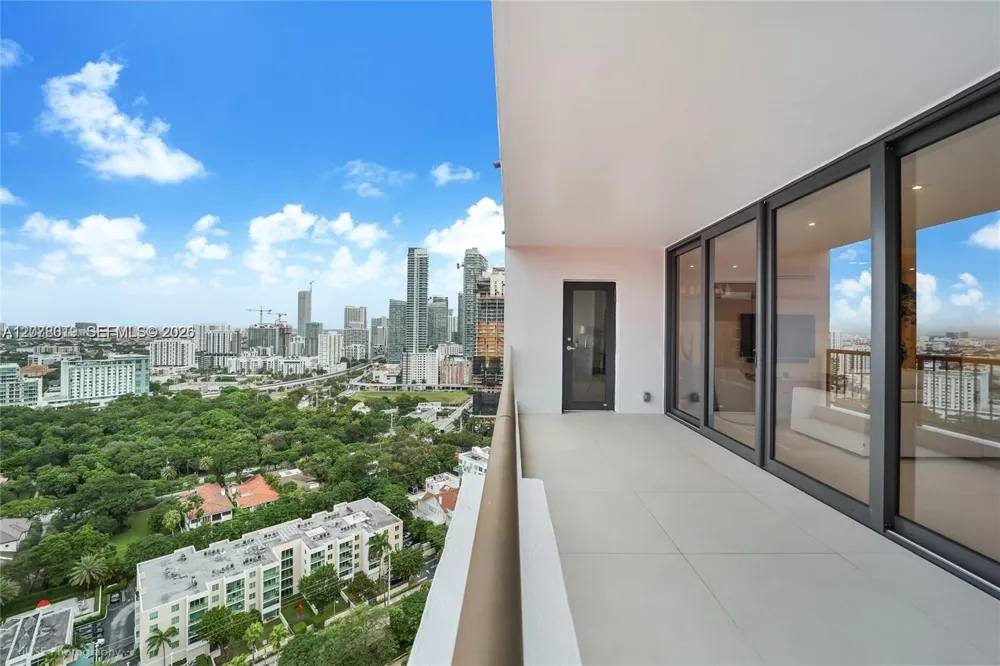 1581 Brickell Ave #PH106 Miami, FL 33129