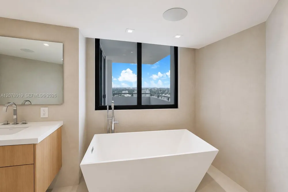 1581 Brickell Ave #PH106 Miami, FL 33129