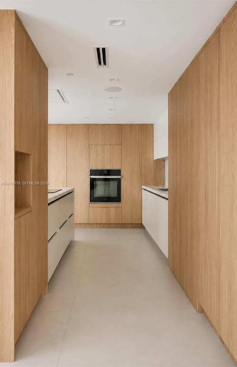 1581 Brickell Ave #PH106 Miami, FL 33129