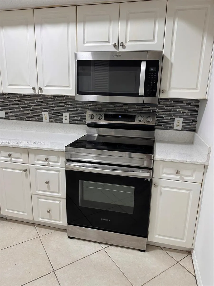 9640 NW 2nd St #5-306 Pembroke Pines, FL 33024