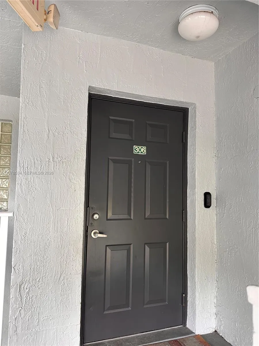 9640 NW 2nd St #5-306 Pembroke Pines, FL 33024