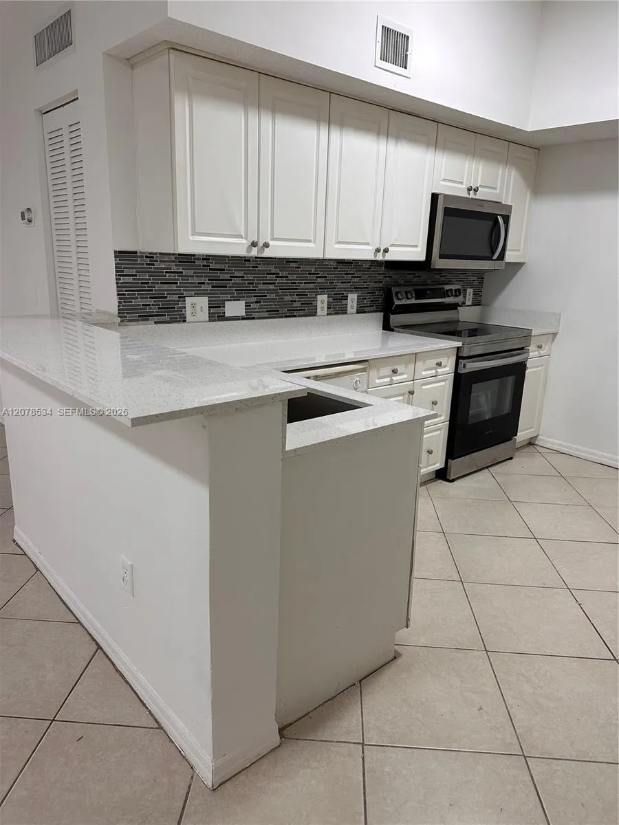 9640 NW 2nd St #5-306 Pembroke Pines, FL 33024