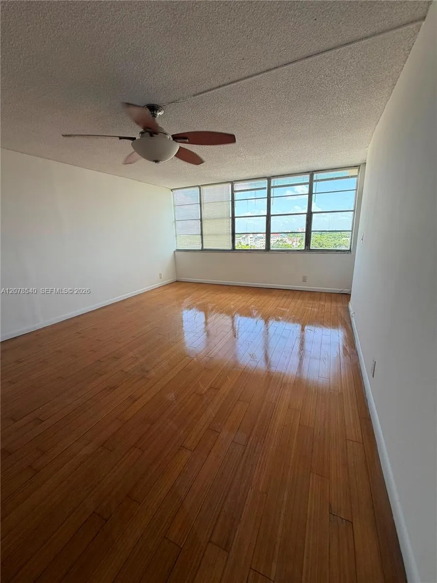 2025 NE 164th St #1015 North Miami Beach, FL 33162