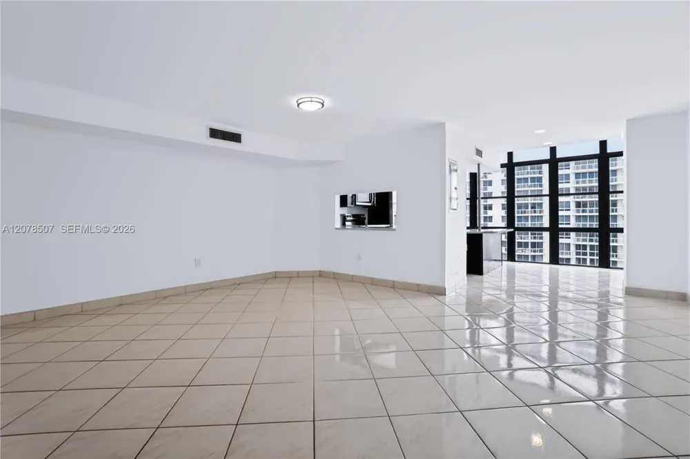 6423 Collins Ave #1702 Miami Beach, FL 33141