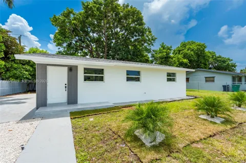 655 SW 6th Ter