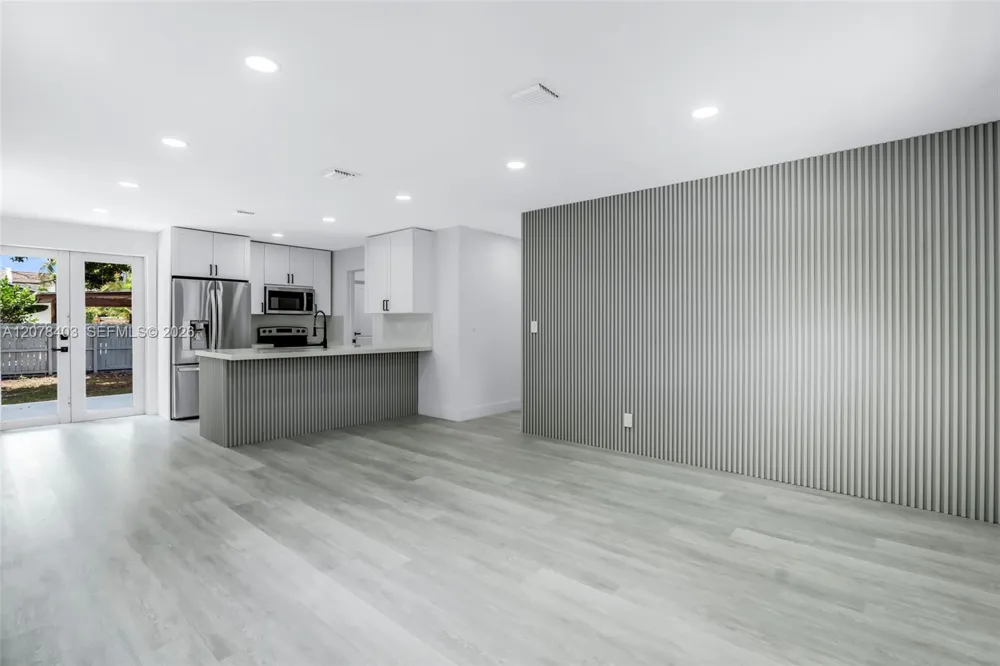 655 SW 6th Ter Florida City, FL 33034