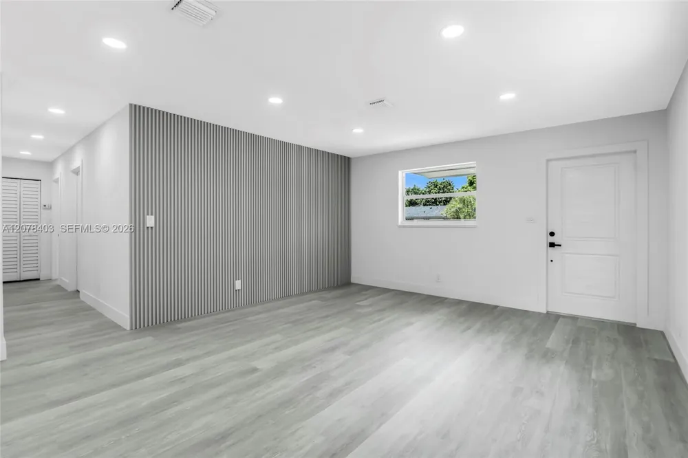 655 SW 6th Ter Florida City, FL 33034