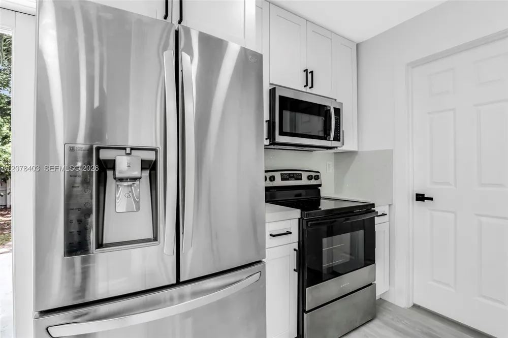 655 SW 6th Ter Florida City, FL 33034
