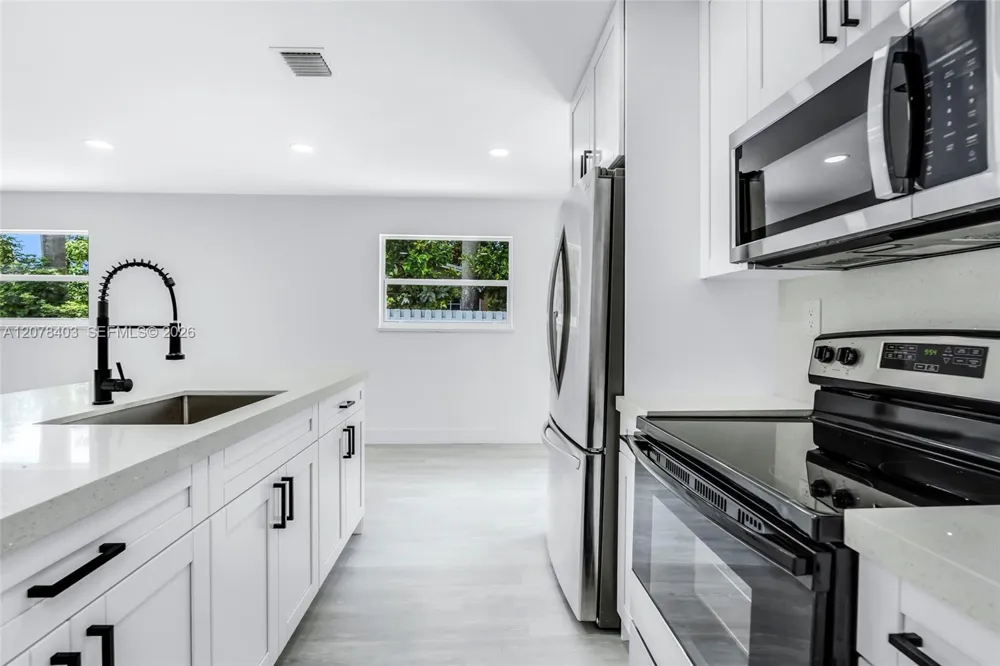 655 SW 6th Ter Florida City, FL 33034