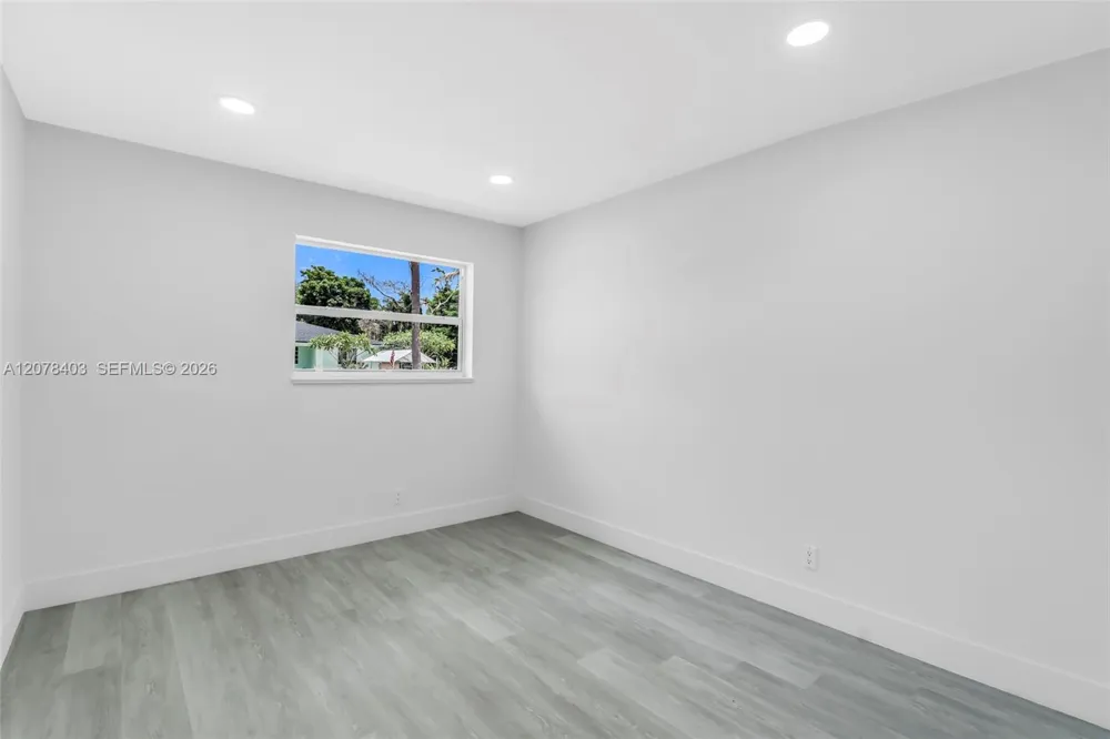 655 SW 6th Ter Florida City, FL 33034