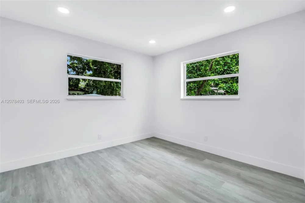 655 SW 6th Ter Florida City, FL 33034