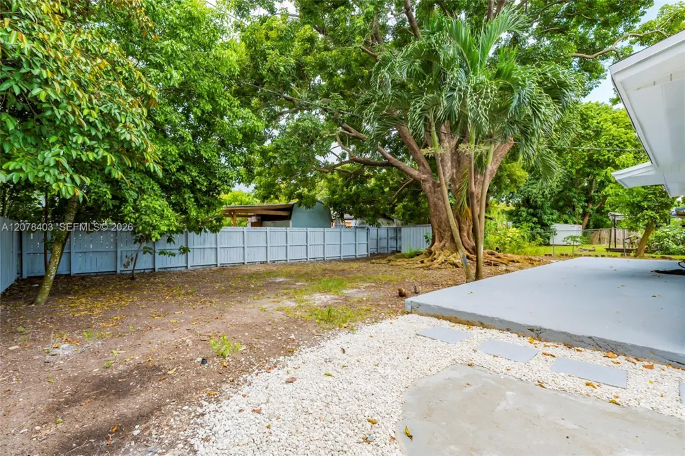 655 SW 6th Ter Florida City, FL 33034