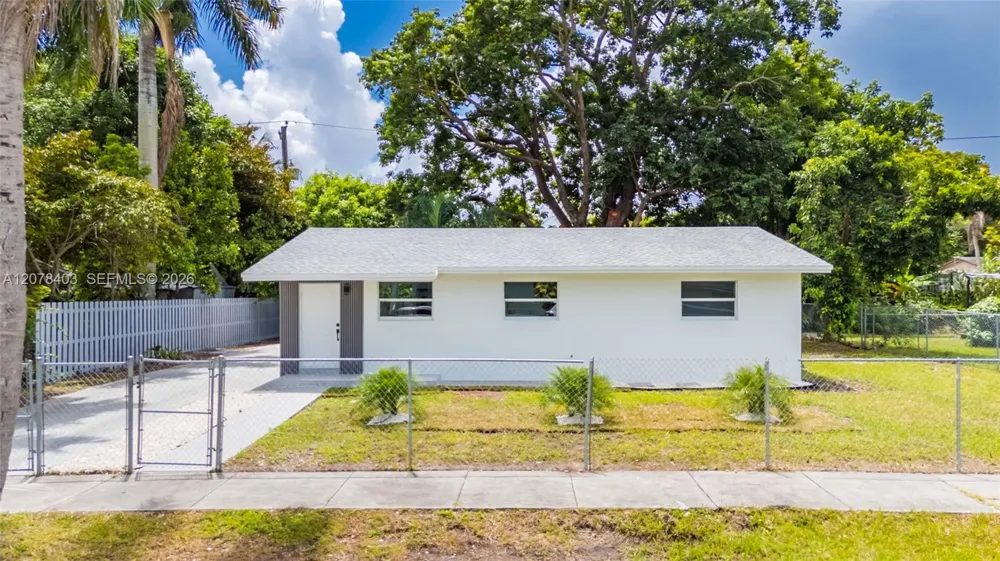 655 SW 6th Ter Florida City, FL 33034