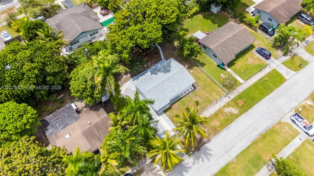 655 SW 6th Ter Florida City, FL 33034
