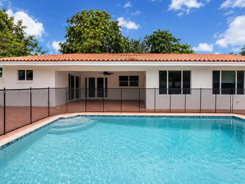 15330 Durnford Dr Miami Lakes, FL 33014